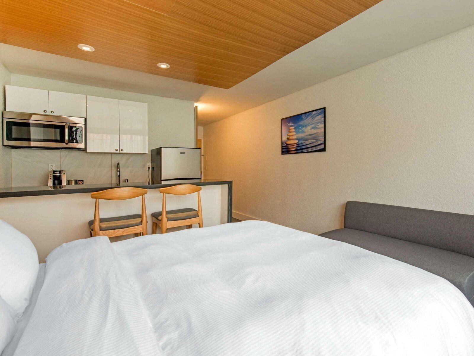 Room with kitchenette